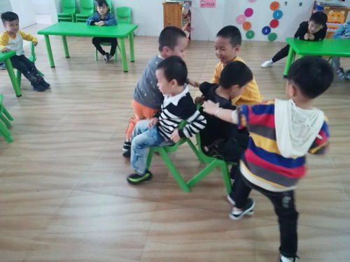 中班游戏抢椅子,中班幼儿抢椅子游戏的趣味与教育价值