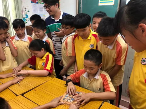 老师教同学游戏,师生共度趣味游戏之旅”